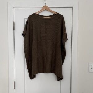 🧶 Gray-Brown Knit Poncho Sweater